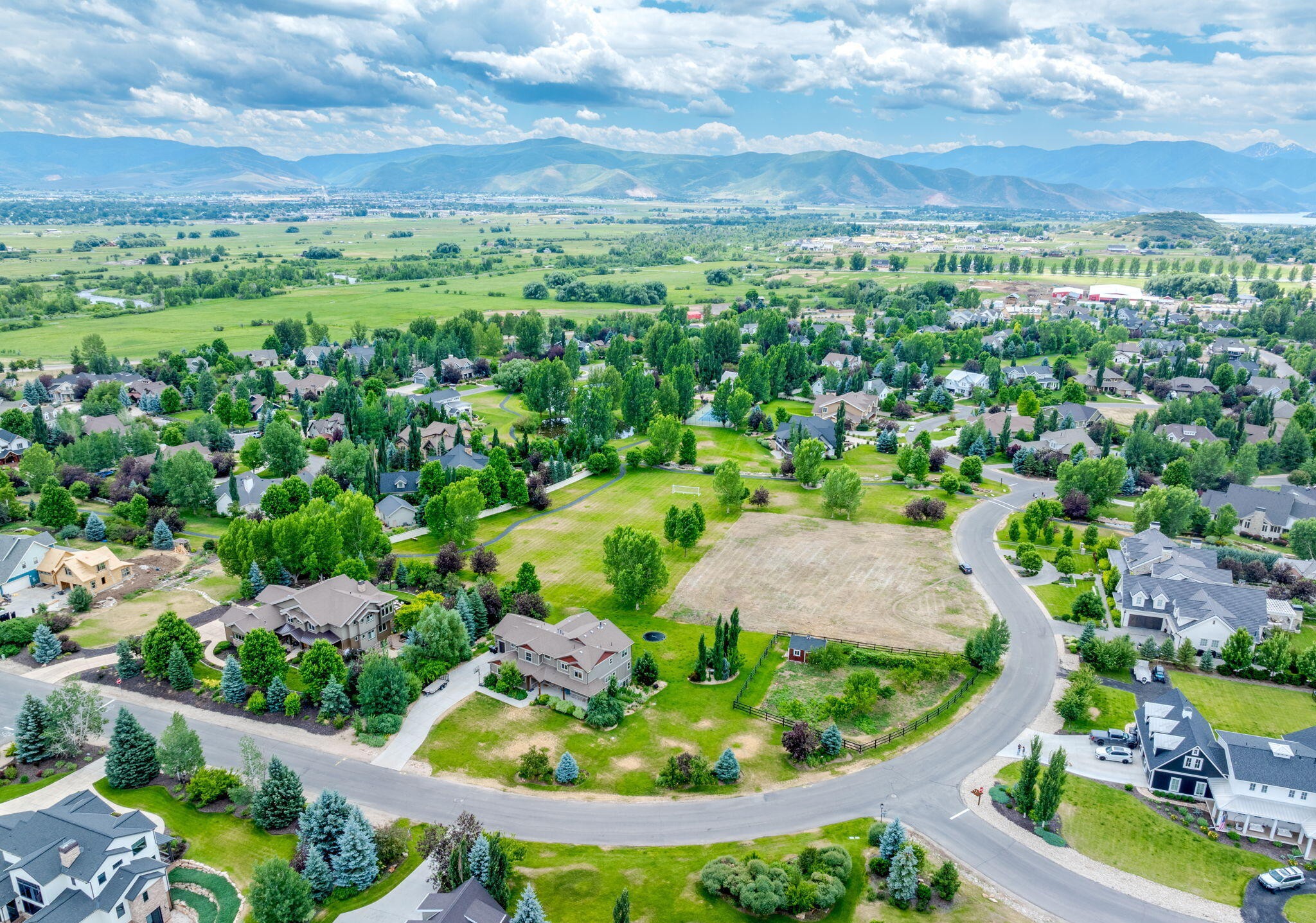 Top Ski-In/Ski-Out Condos in Park City: Building-by-Building Comparison (HOAs, Rental Rules, and True Door-to-Lift Access)